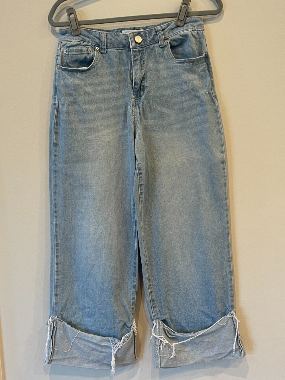 Ban-Jara Light Wash Distressed Wide Leg High Rise Jeans – Cuffed Hem – Size 11/2